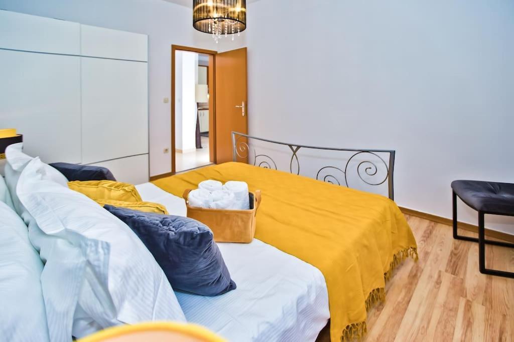 Apartman Tino With Two Sunny Terace Хвар Экстерьер фото